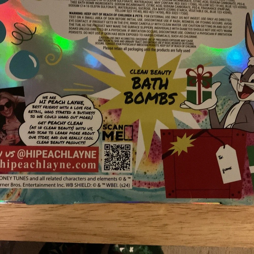 Hi Peach Layne Looney Tunes 6 Pc Holiday Bath Bombs, New In Box‎
